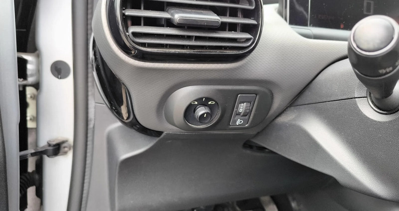 Citroen C4 Cactus cena 39900 przebieg: 115614, rok produkcji 2016 z Łowicz małe 352